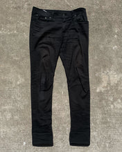 Load image into Gallery viewer, Levi&#39;s Black Faded Jeans
